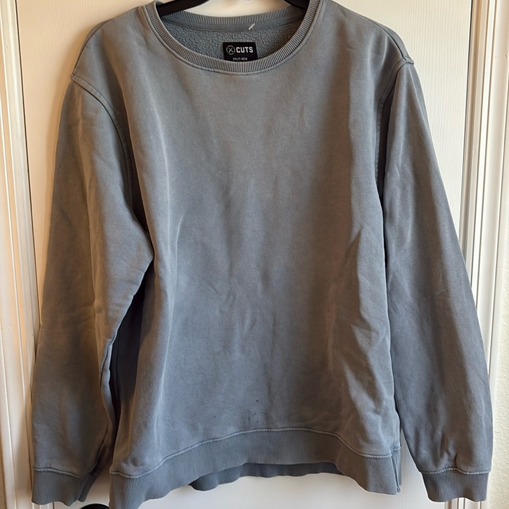 Cuts Men's‎ Crewneck Sweatshirt size medium